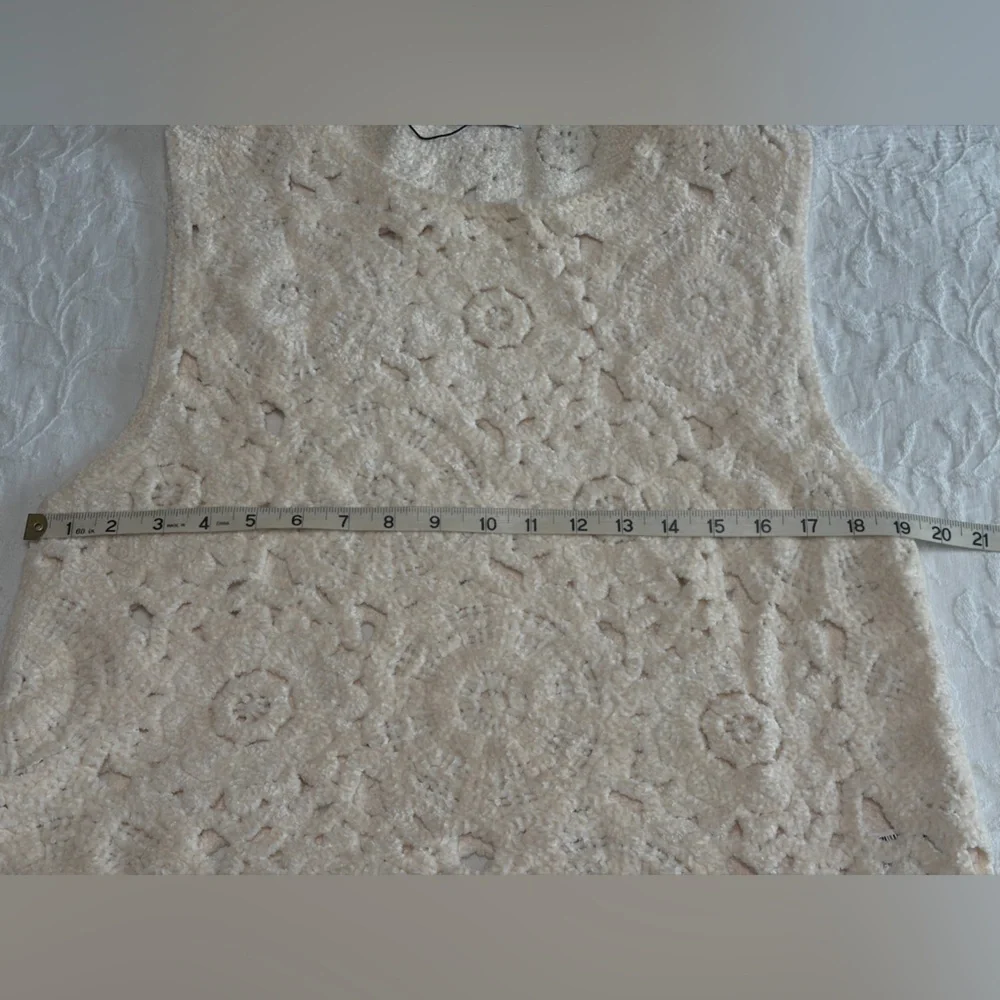 Zara Cream Crochet Crop Top